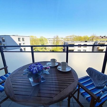 Stylish Apartment With Parking & Spacious Balcony Riga Exterior foto