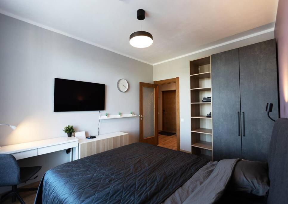 Stylish Apartment With Parking & Spacious Balcony Riga Exterior foto